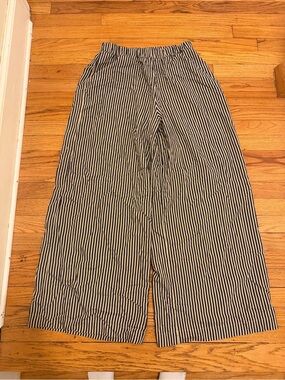 Zara Blue cream Striped Wide Leg Cropped Pants Women’s Size Small Elastic Waist